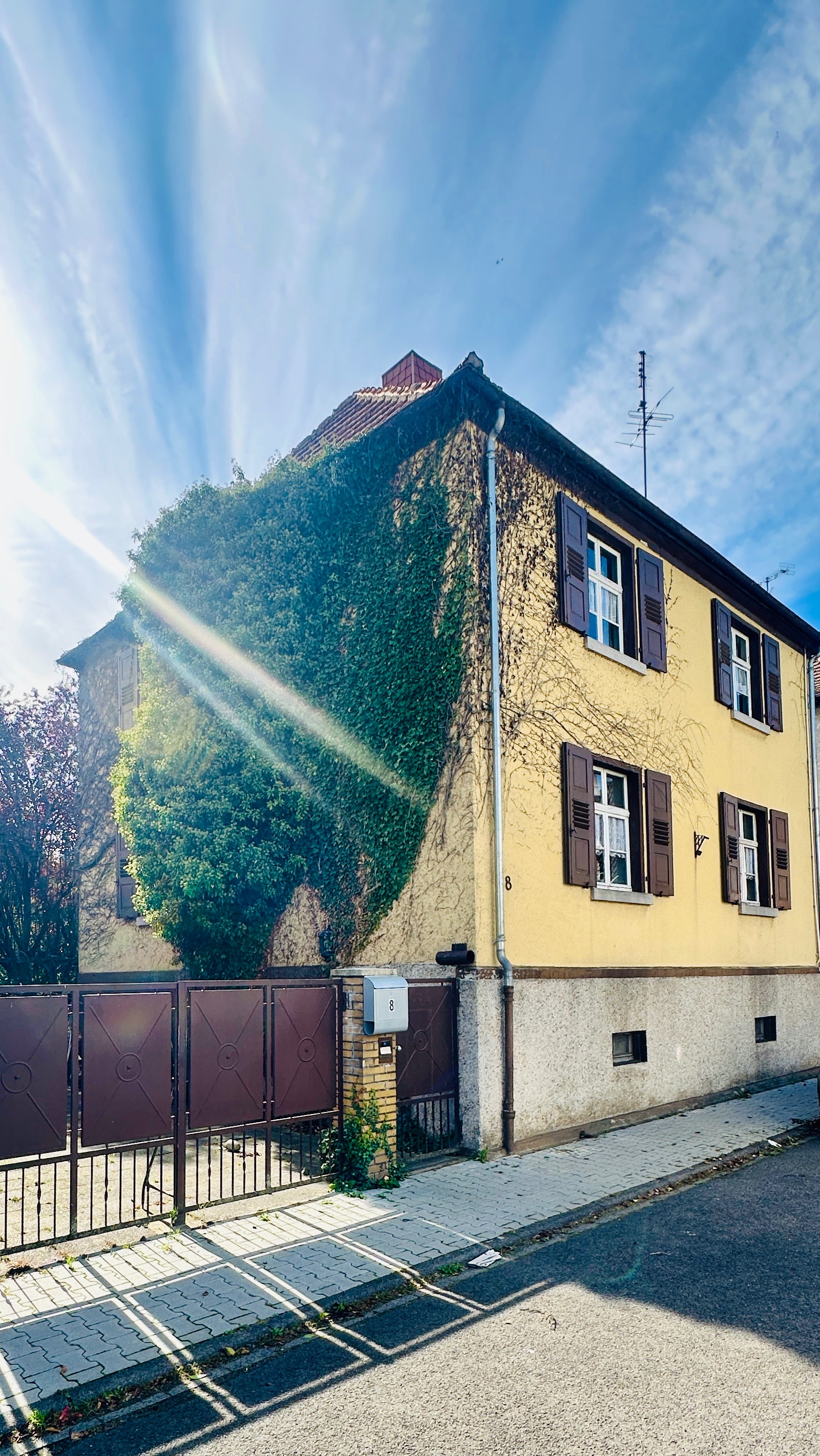 Einfamilienhaus (Sanierungsobjekt) in ruhiger und zentraler Lage bei Degenhardt Immobilien
