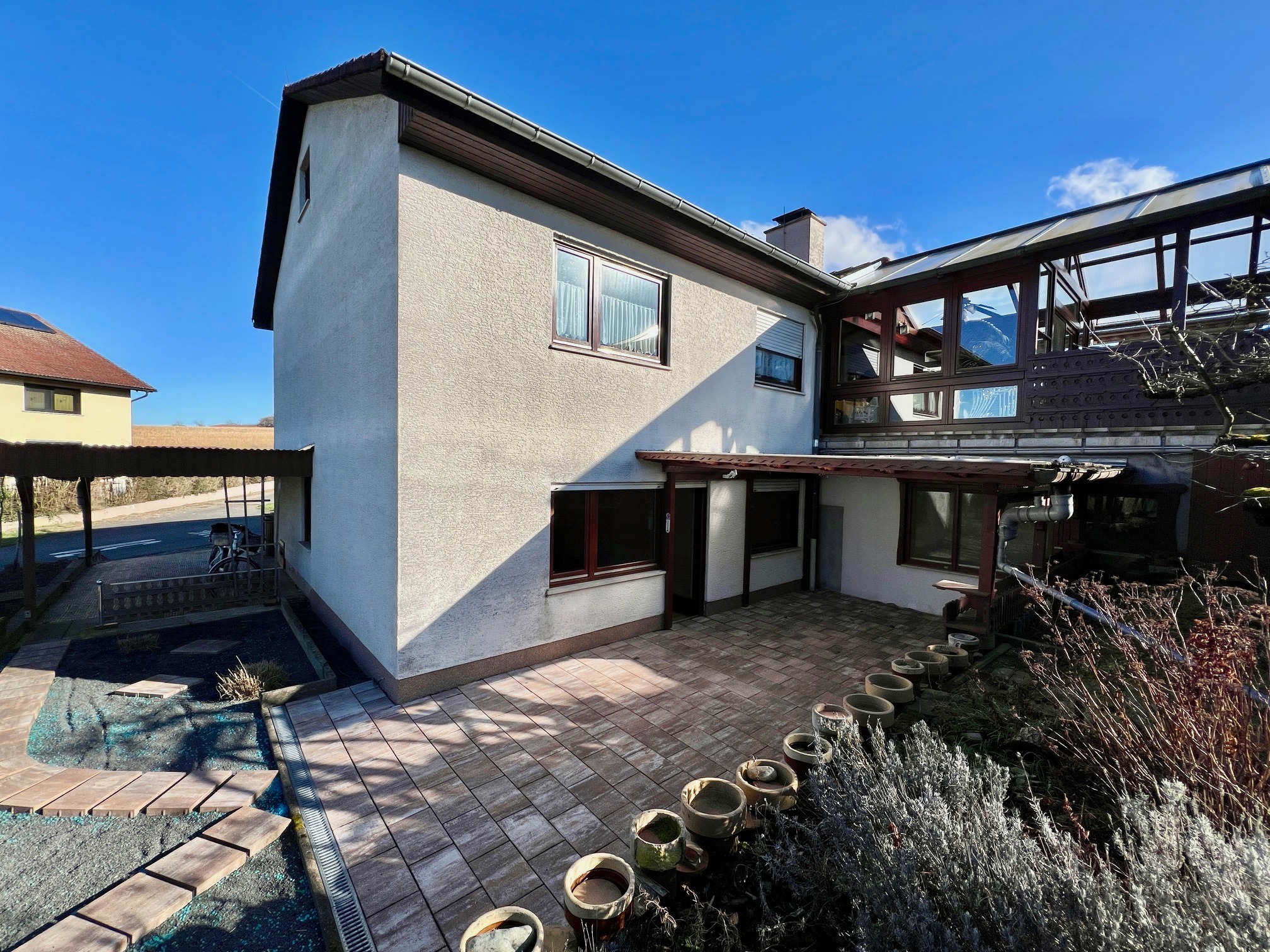 Helle 3 Zimmer Erdgeschosswohnung mit Terrasse und Carport! bei Degenhardt Immobilien